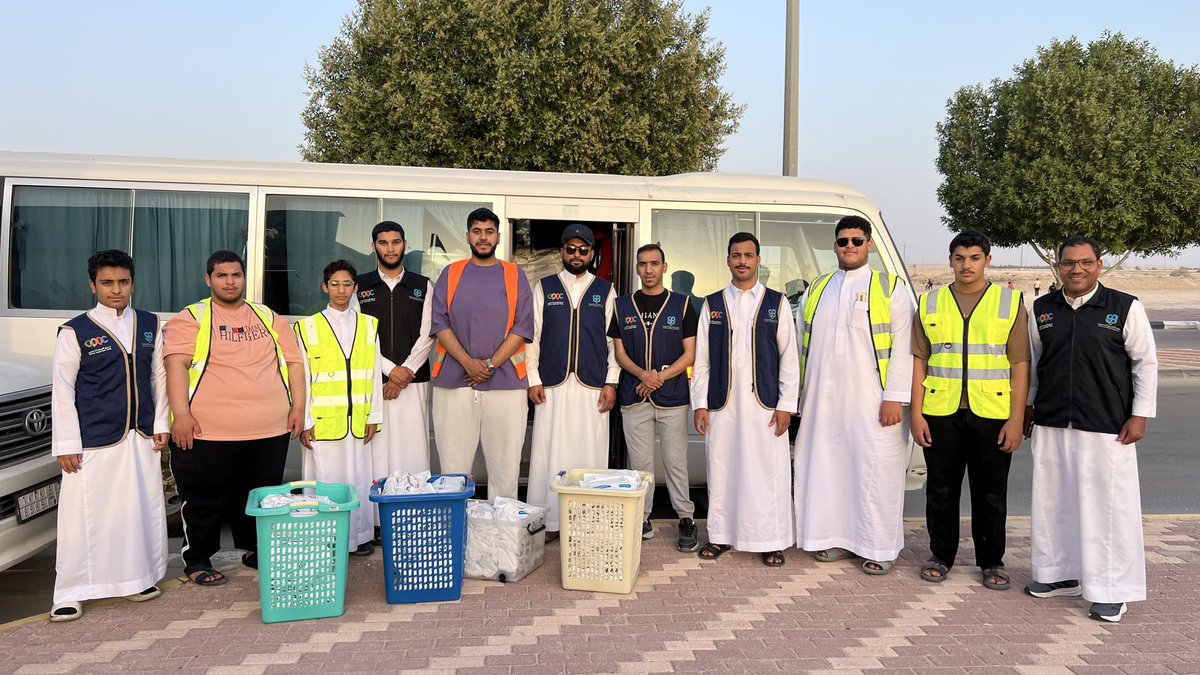 AloyunV's tweet photo. نظّم فريق العيون التطوعي تحت مظلة جمعية العيون التطوعية بالتعاون مع جمعية الدعوة بالعيون مبادرة #افطر_معنا ليوم عرفة 1447هـ للعام الثاني، وتم خلالها توزيع أكثر من 750 وجبة إفطار صائم بدعم من شركة الثليم القابضة وشركة الخطوط المتنوعة لخدمات البترول. https://t.co/ZcNQgd4S7w
