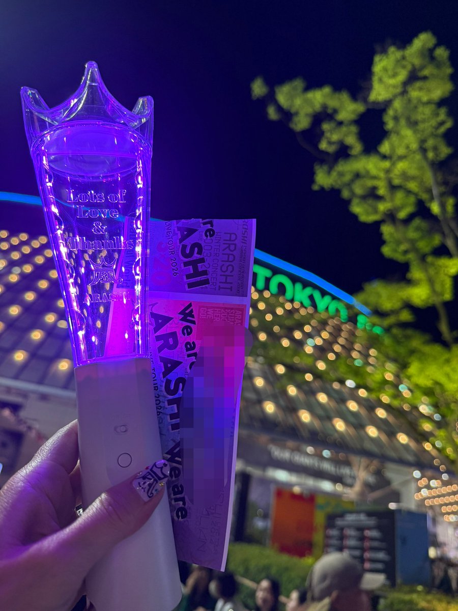 Kei24m's tweet photo. ブレイクタイム☕️

朝のワイドショー見てひと泣きし、仕事してます。

昨日のライブ、嵐のファンでよかったとつくづく思った 
それって本当に凄いことだと思う
どこまでも誠実な人達だよ💚💜💛💙❤️
最後の最後まで、ありがとうしかない😭 https://t.co/hxA2Sh2uxB