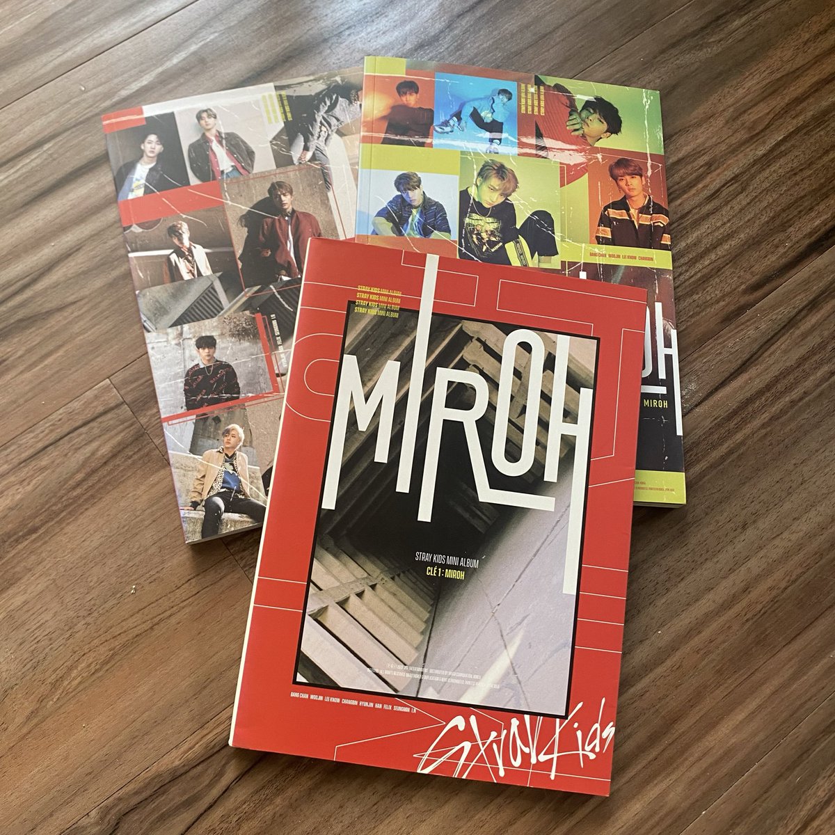 OppaThingss's tweet photo. Hallo guyss aku mau preloved album skz ku masih in good condition cuma minus di samping album warnanya pada pudar karena kena paparan matahari😭

Aku jual murah aja guys feel free to ask more detail ya🫶🏻

1. Miroh set 100k 
2. Yellow wood set 100k

#wtsstraykids #wtbstraykids https://t.co/pHxtBWw1vy
