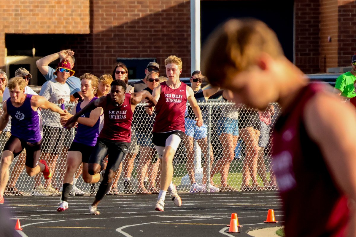 LVMYPack's tweet photo. 4x100 relay heads to WIAA state! https://t.co/m1vJ5RsPPn