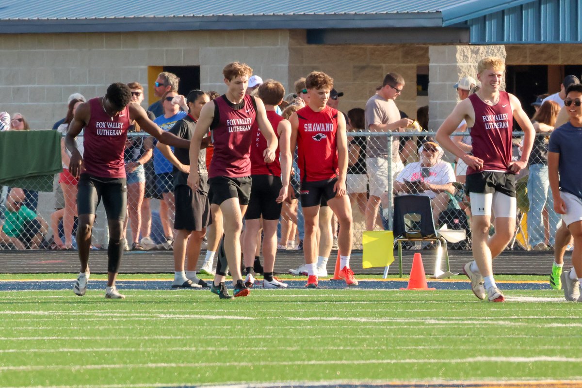 LVMYPack's tweet photo. 4x100 relay heads to WIAA state! https://t.co/m1vJ5RsPPn