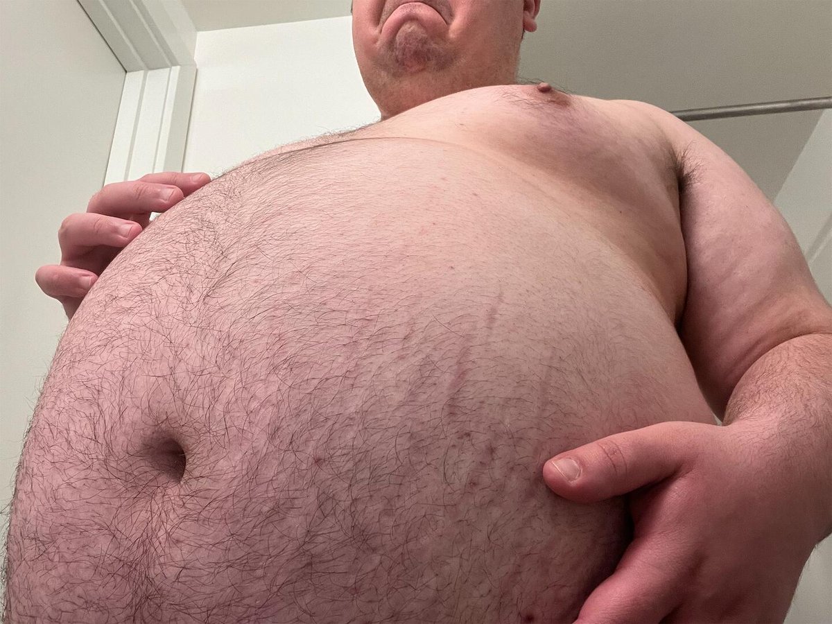 TheVoraciousBear tweet media