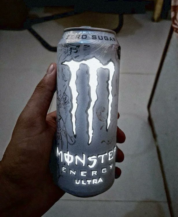 Alejandroking95's tweet photo. I just received Energy Drink from an Anonymous via Throne. Thank you! https://t.co/tusgslPkME #Wishlist #Throne https://t.co/rez54u0tKY
