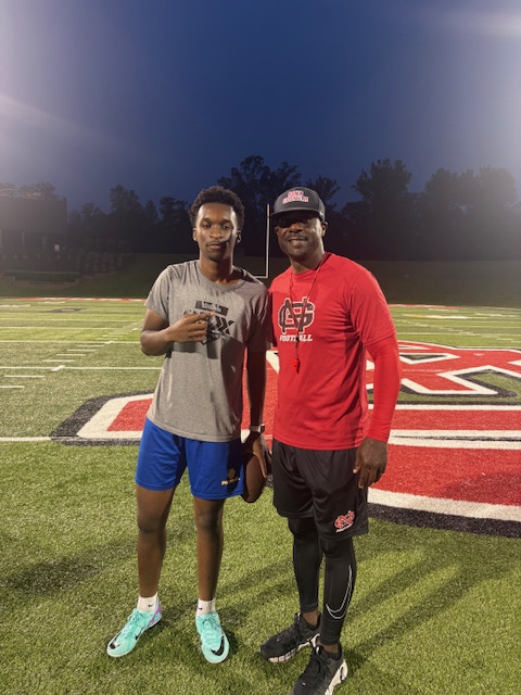 ferrellprice_27's tweet photo. It was good to finally meet @dustin_dirt2011 and the entire coaching staff in person and put in some work at @NGUFootball1.  Looking forward to continue to build relationships and I hope to be back on campus soon. @e43fitness @elite360recruit @CoachHefNCSA @TheSniperSchool https://t.co/sFVubJ13qs