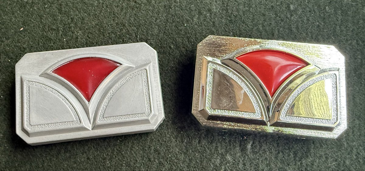 CCLemon99's tweet photo. You know I’m all about Kamen Rider Henshin Belts. Rainbow Modelling hasn’t released a J Spirit from Kamen Rider J, but Bandai did.

Pladera Kamen Rider was one of two Kamen Rider J toys released in 1994. It came with a wearable J Spirit.

The flat copy was found on eBay. https://t.co/athiQqyfsJ