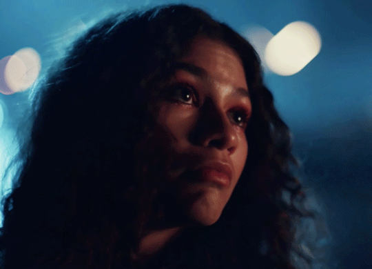 ThePopsLit's tweet photo. El concepto de ellos dos muriendo uno después del otro😭 #Euphoria https://t.co/tZNgqc61Cy