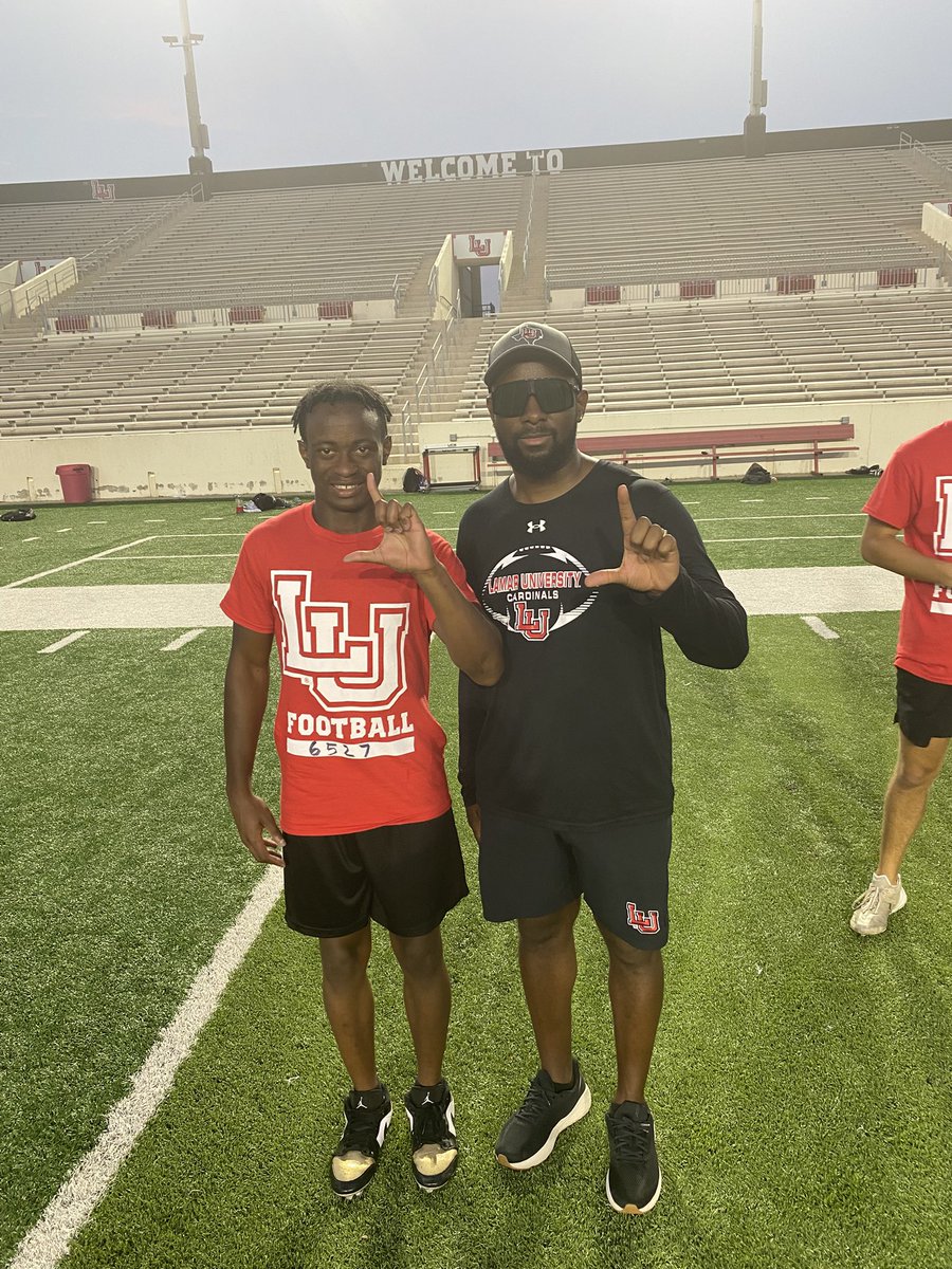 horn36138's tweet photo. I was truly blessed to get the opportunity to perform at the Lamar Cardinals Football Camp in front of the one and only @TRILLDB  and @LamarFootball staff “Let’s Go Big Red” https://t.co/BAsUrtcGYt