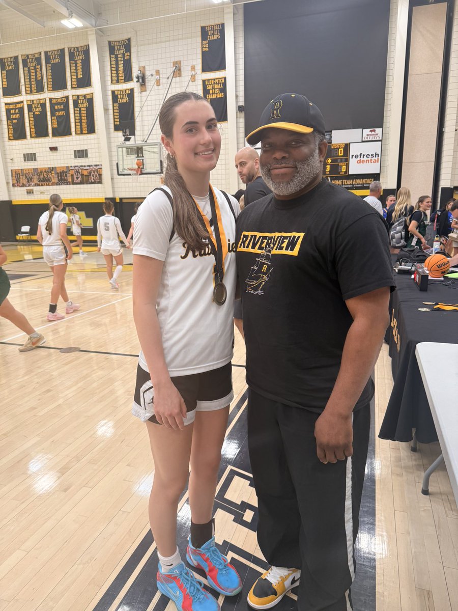 Isabel_hoops1's tweet photo. Thank you @Roundball_Hoops for an amazing event! Thankful to be named MVP of the Class 1A/2A ‼️ Last time wearing #1 , onto college! 

@umwwbasketball @RviewAthletics @RViewSports @WPIALGirlshoop @Raiders_WBBall https://t.co/ogJHOIvdsV