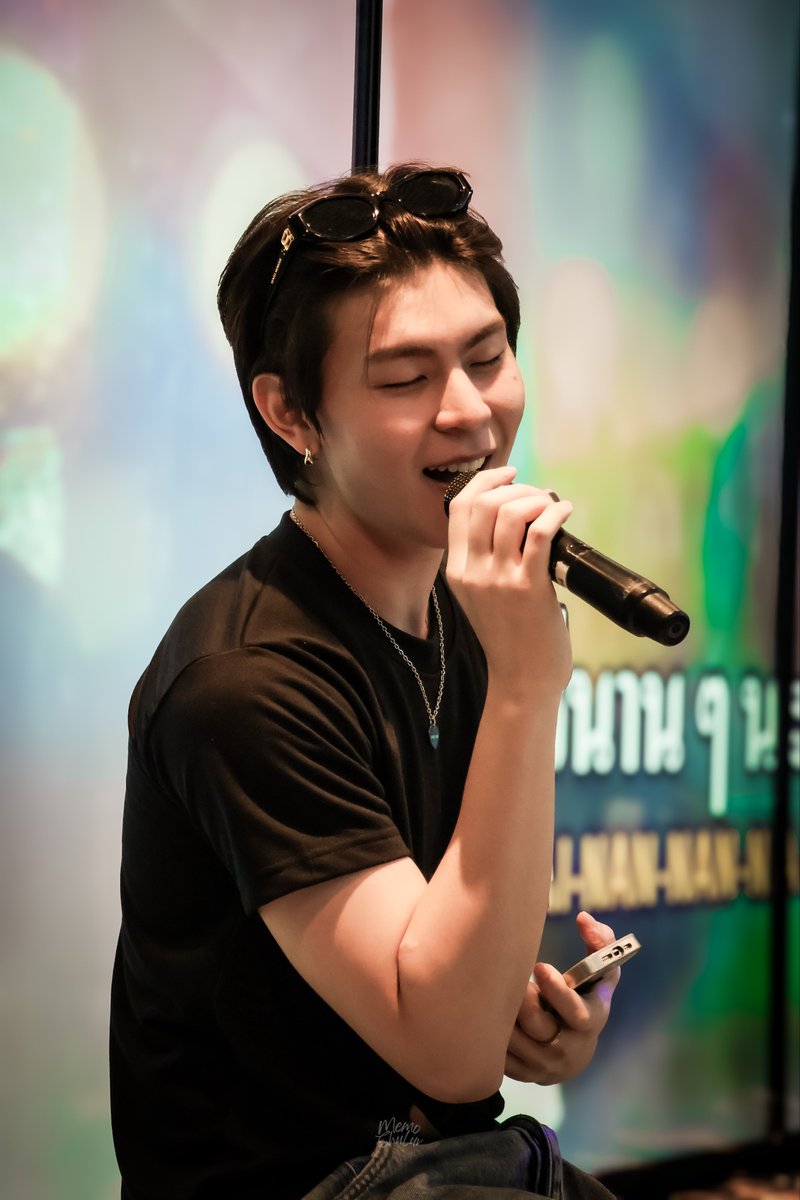 memoshuluv's tweet photo. คาราโอเกะสนุกสุดๆไปเลย ขอบคุณคุณชูหลุนที่เป็นสปอนเซอร์ใหญ่ใจดีในวันนี้ และขอบคุณทุกคนที่มาร่วมสนุกกันในค่ำคืนนี้ ไว้เจอกันใหม่ในโอกาสหน้า🌟

Link 🔗 : https://t.co/KebOkUyLG1

#MidnightMeetShu
#SHULUN @shulvn https://t.co/hQuZxCvuSw
