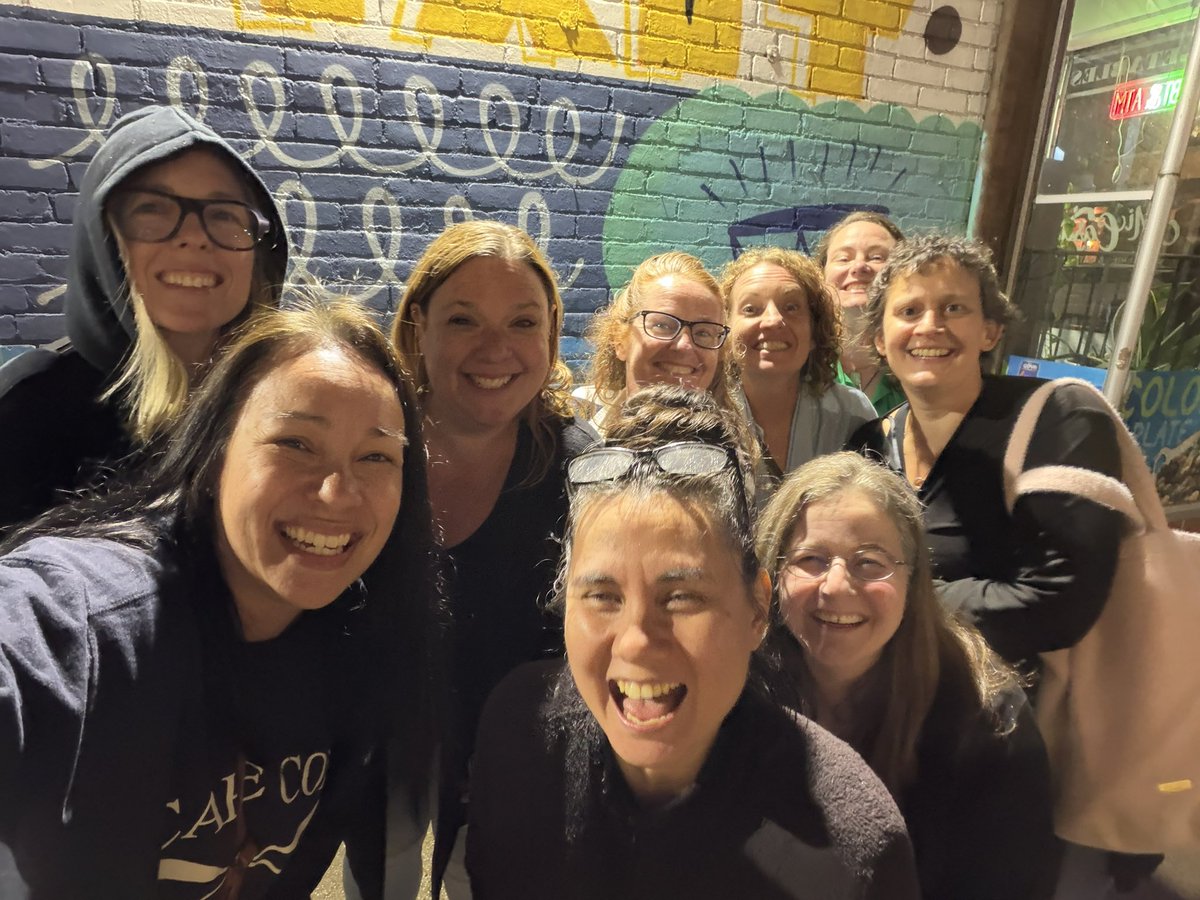 charzen1129's tweet photo. Reunion celebration with these beauties…💜🐮
@sage_edu @GardnerFarmInn
#PurpleCows #Classof98 #FiftyandFabulous https://t.co/ir7B1uTCno