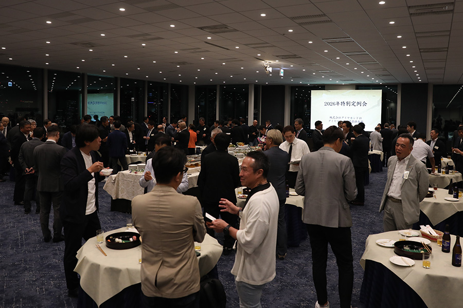 diamond_fc's tweet photo. 元ネスレ日本 社長の高岡浩三様をお招きして開催した、2026年東京の特別例会。当日の様子をアップしました。会の冒頭には、恒例となる「永年会員表彰式」も行っています。

#経営者セミナー　#ダイヤモンド経営者俱楽部　#ダイヤモンド社　#ネスレ日本 https://t.co/nBzzS6CIoS