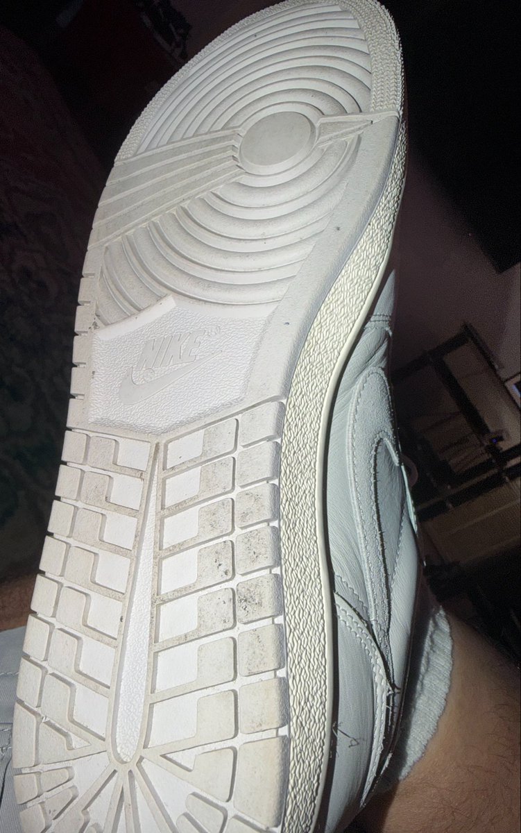 JsNDunks's tweet photo. Jordan 1 Low ‘85 Natural Gray. https://t.co/ARIY0dMV93