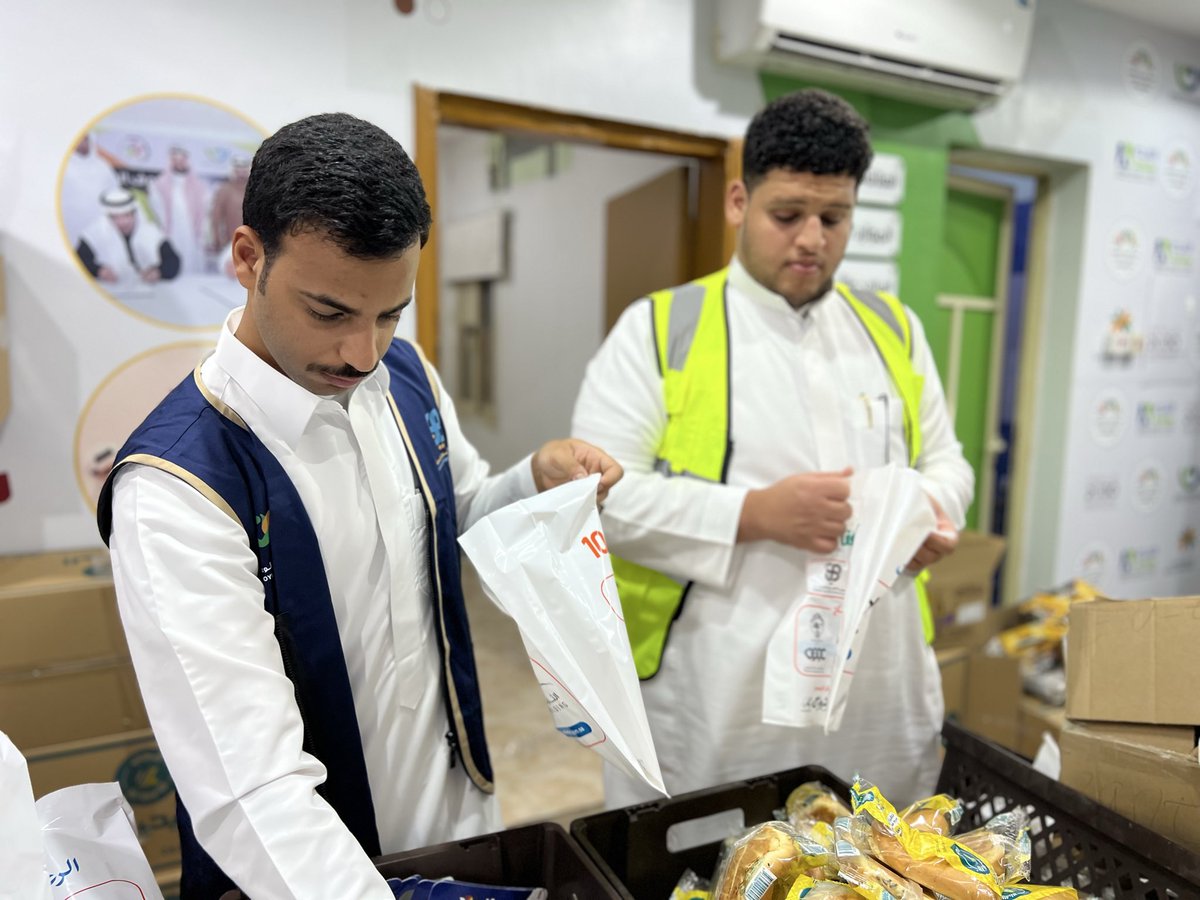 فريق العيون التطوعي tweet media