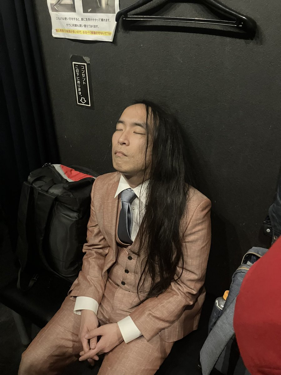 hh0610's tweet photo. 月初めにご報告
ユニットとしてひっそりねっとり
活動していた
べとべたーず
今月6月から
本格始動です
梅雨の時期からだなんて
我々らしいですね
若輩者ではありますが
よろしくお願いします
事務所ライブ等のスケジュールは
こちらから↓ https://t.co/HQf7WuINUn