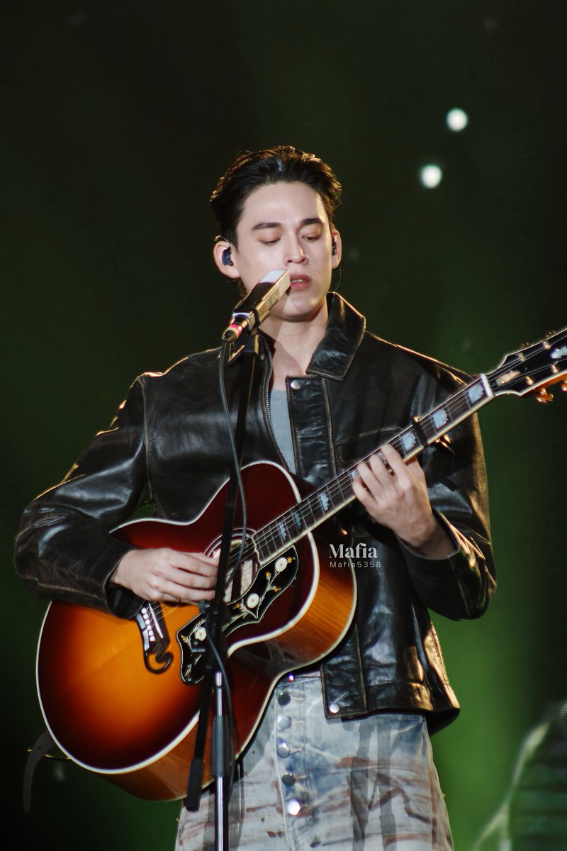 Mafia5358's tweet photo. เคะจะโมตร!!!  😎

GAWIN MUSICON IN SG D2

#GMMTVMUSICONSINGAPOREday2
#JossGawin #gawincaskey https://t.co/q8dPtQd3xI