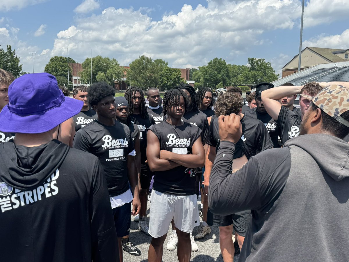 CurtisTippittJr's tweet photo. Enjoyed competing today at the “All Arkansas Camp” hosted by @UCA_Football. 

I competed today as both a 2030 TE and Edge. Looking forward to competing again. 

Always thankful for conversations with the coaches. #AGTG 

@CoachUptergrove @CoachRBolden @CoachPatterson0 @CoachCross_x @Coach_White1 @tyebrown12 @tctabler @BShields5 @tctabler @PrepRedzoneAR @coltonedwardsFB @Senator_Pride @Diamondboyz7v7 @JayMeadors @CoachJaceMunds