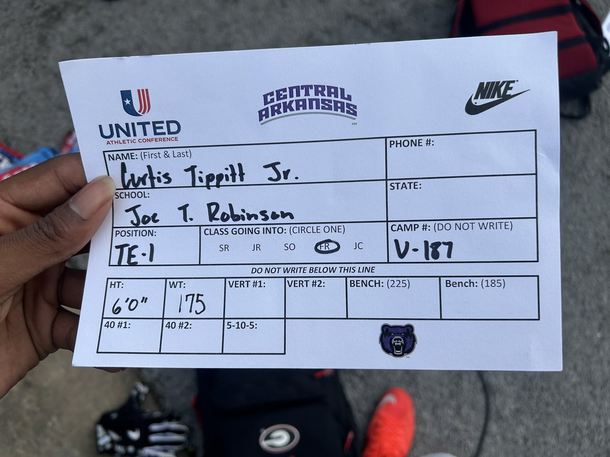 CurtisTippittJr's tweet photo. Enjoyed competing today at the “All Arkansas Camp” hosted by @UCA_Football. 

I competed today as both a 2030 TE and Edge. Looking forward to competing again. 

Always thankful for conversations with the coaches. #AGTG 

@CoachUptergrove @CoachRBolden @CoachPatterson0 @CoachCross_x @Coach_White1 @tyebrown12 @tctabler @BShields5 @tctabler @PrepRedzoneAR @coltonedwardsFB @Senator_Pride @Diamondboyz7v7 @JayMeadors @CoachJaceMunds