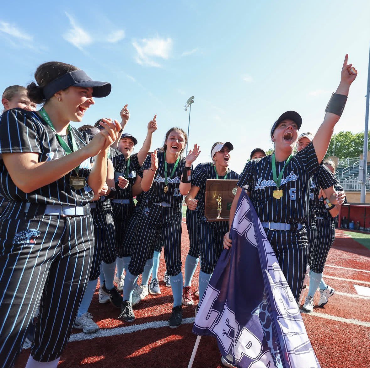 GriffithBailee6's tweet photo. State Bound!!! 
This past week Louisville had our Regional games! We beat Hoban 8-0 with a great fought performance! During the game I went 2-3 with a homerun to centerfield, a hard ground ball between the 5-6 hole and another ground ball to the 2nd baseman! My swing is starting to feel normal again and I can’t wait to see what happens next Friday at 10am @Akron Firestone!! 🐶🏴‍☠️ #comebackseason

@OH_Storm16uPrem 
@LadyLepSoftball 
@CoastalSoftball @coach_kgreen 
@WalshUSoftball @kwoolf42 
@MaloneUSoftball 
@MuskingumUnivSB @CoachConnor4 
@HerdSB @mzerkleee 
@JMUSoftball @Coach_LaPorte 
@YSUSoftball 
@BGSUSoftball @Coach_MGardner @greg_mcquillin @IndyaSmith55 
@ShawneeStateSB @kbradshaw12 
@TTU_Softball @daniellepenner 
@SamfordSB @megdcurry 
@MasonSoftball @jmrw20 
@MiamiOH_SB @mandygardner24 
@FlyerSoftball 
@AshlandUSball @CoachJLPrice 
@CoWSoftball @VicRumph15 
@ODU_Softball 
@ZipsSB @nix131313 
@UMU_Softball @simonsmj20 
@WittSoftball @Ash_Goodwin24 @CoachDWittSB 
@ClarionSoftball @marissa_pullo