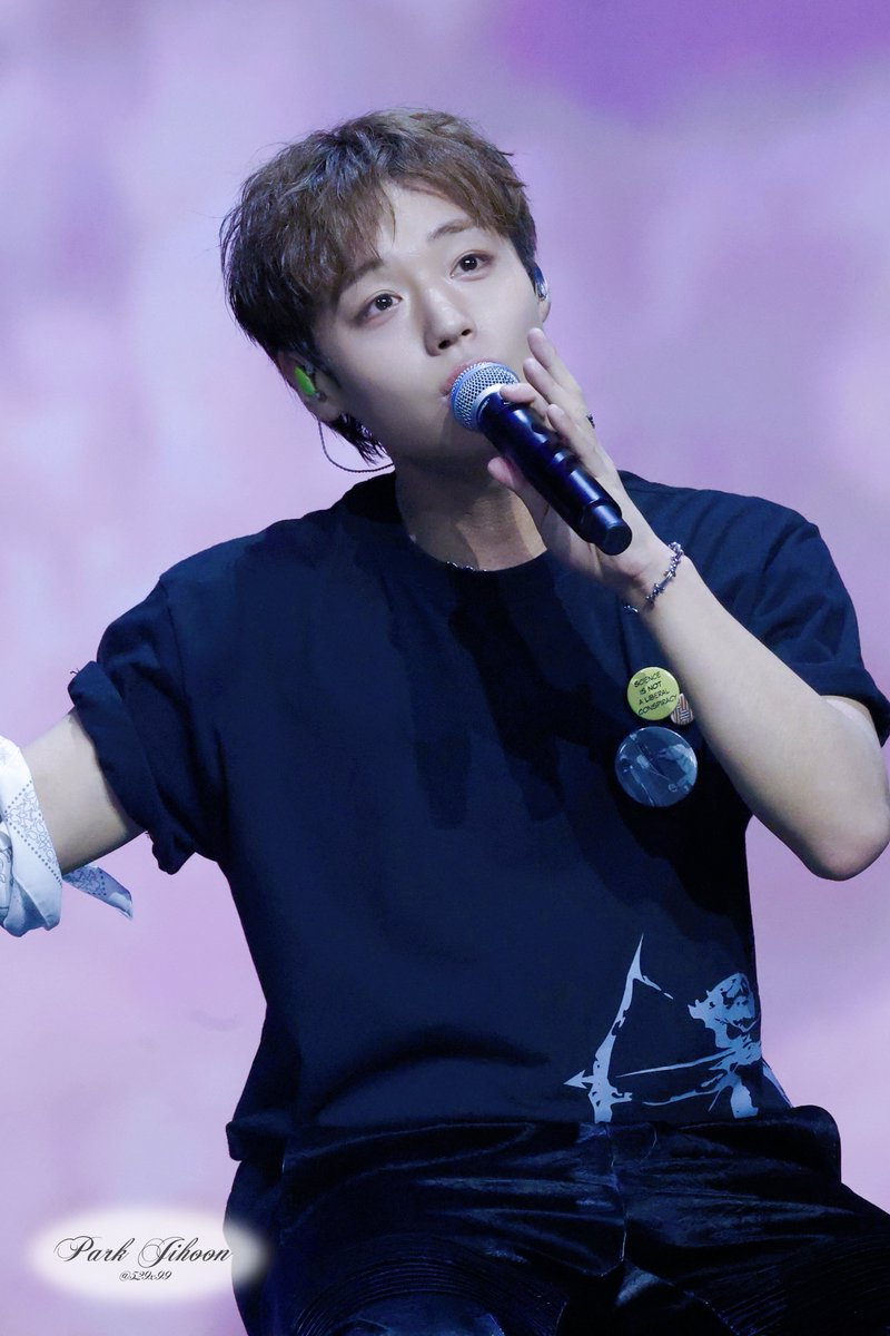529x99's tweet photo. 260531 RE:FLECT FAN CONCERT in SEOUL
한국 팬콘 

⸜( ´͈ ᵌˋ͈)⸝～💖💕

#박지훈 #PARKJIHOON https://t.co/6iBWMBo9kS
