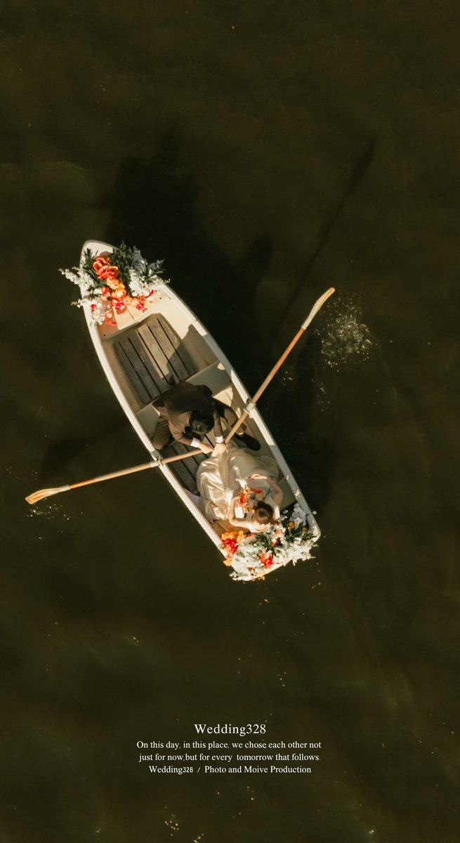 Wedding328_'s tweet photo. ボートでウェディング前撮り🚣
ふたりだけのカタチを残しましょう！

空きスケジュールのご確認はLINE公式にてご確認いただけます🌿
詳しくはプロフィールリンクから🌱 https://t.co/kMjNPMXYzU