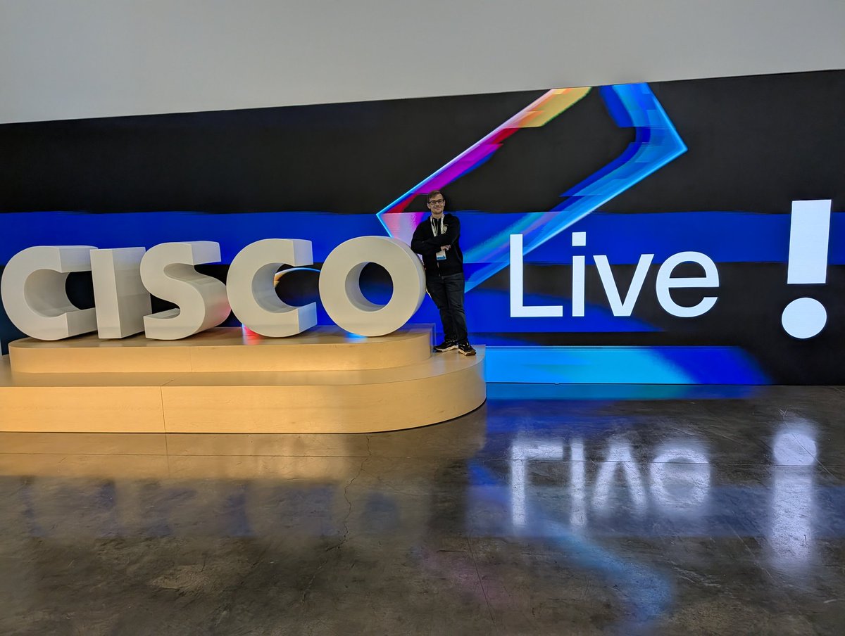 shadow12513's tweet photo. First year at CiscoLive as a NetVet #ciscolive https://t.co/73apsraIrn