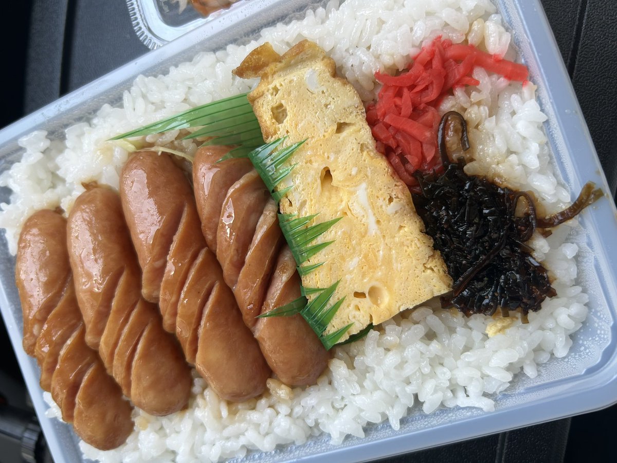 cross0925's tweet photo. Amazonでポチッたこのテーブルでたまの車内弁当も美味しく食べれました👍 https://t.co/XGCZ6lxLUE