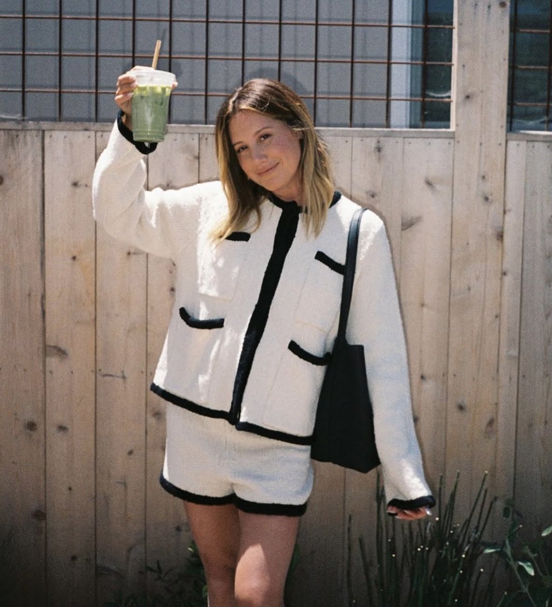 ashtalyatis's tweet photo. Current mood: matching set and a matcha https://t.co/vlKkNoVHEL
