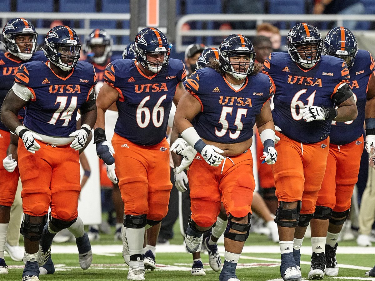 DamariWoodson1's tweet photo. After a great camp and conversation with @CoachTankOL I am blessed to receive an offer from UTSA @ThaBallCoach @tajakaha @CoachO_JYD https://t.co/YcNGLIr7XC