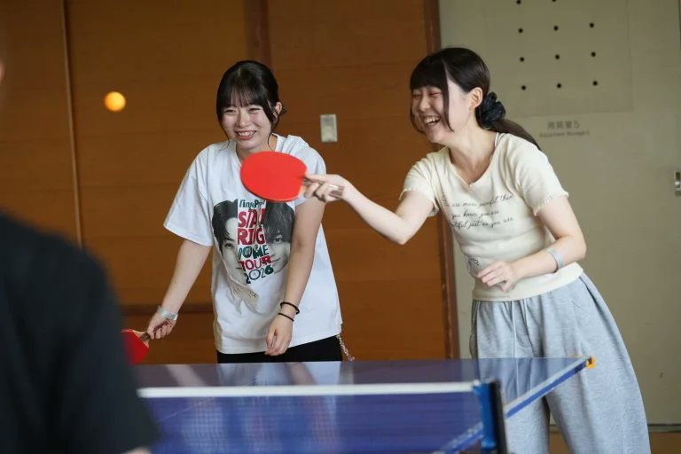 wm_cocoro's tweet photo. こども保育・教育系学科の学生によるスポーツレクリエーションが行われました！

学科・コースでチームに分かれてバスケや大繩などさまざまな競技で交流🏀

みんなで楽しく体を動かしました✨

https://t.co/83kvkRVkG4

#保育 #専門学校 #新潟 https://t.co/eYeM2Tg3oG