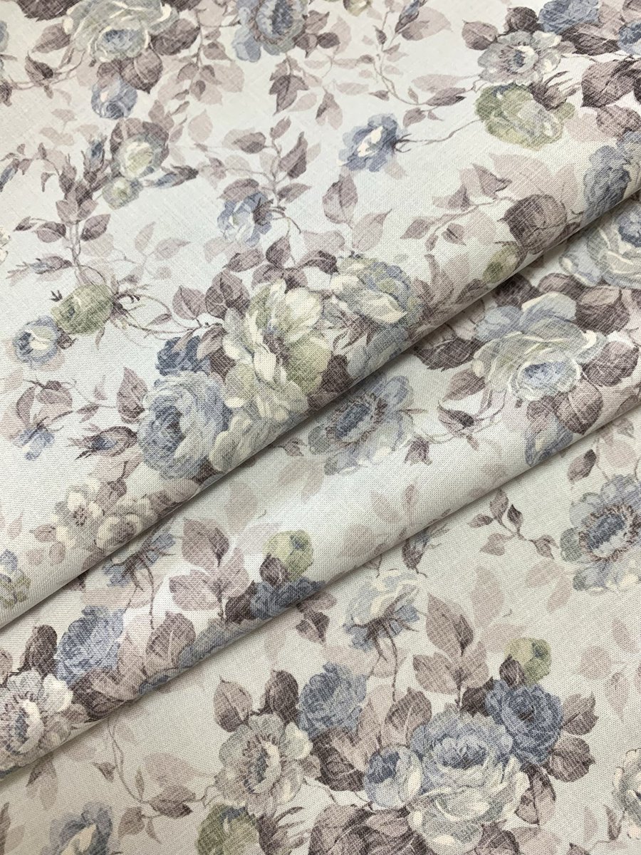 sachet06's tweet photo. 新柄布入荷❗️只今online準備中‼️販売までしばらくお待ちください‼️シャビーテイストの素敵な色柄ばかりです💓 https://t.co/AHfsL82qOC