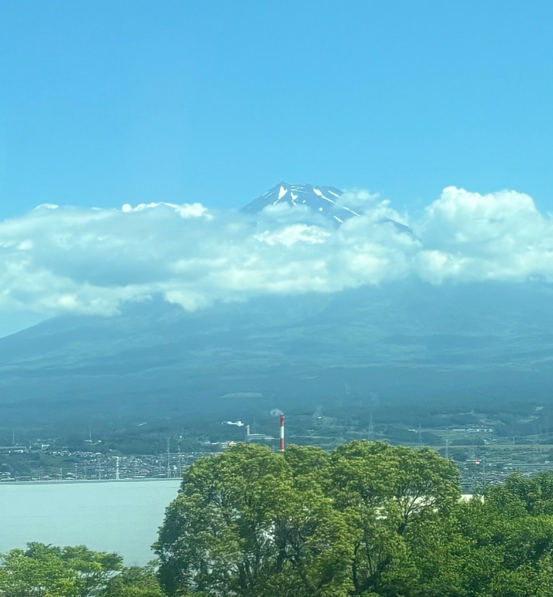 kokeko034's tweet photo. 週末���次女の新居へ。
引っ越しは何も手伝えなかったけれど、二人らしい暮らしがきれいに整っていてひと安心。
気の強い娘ですが、優しい旦那さんに感謝です😅🙏 https://t.co/9nImUwYPP5