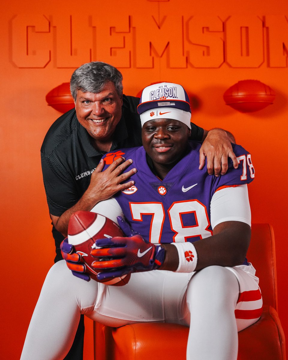 Elijah_M78's tweet photo. Mi Casa 🏡
@CoachMattLuke @ClemsonFB https://t.co/wtuewyDG8n