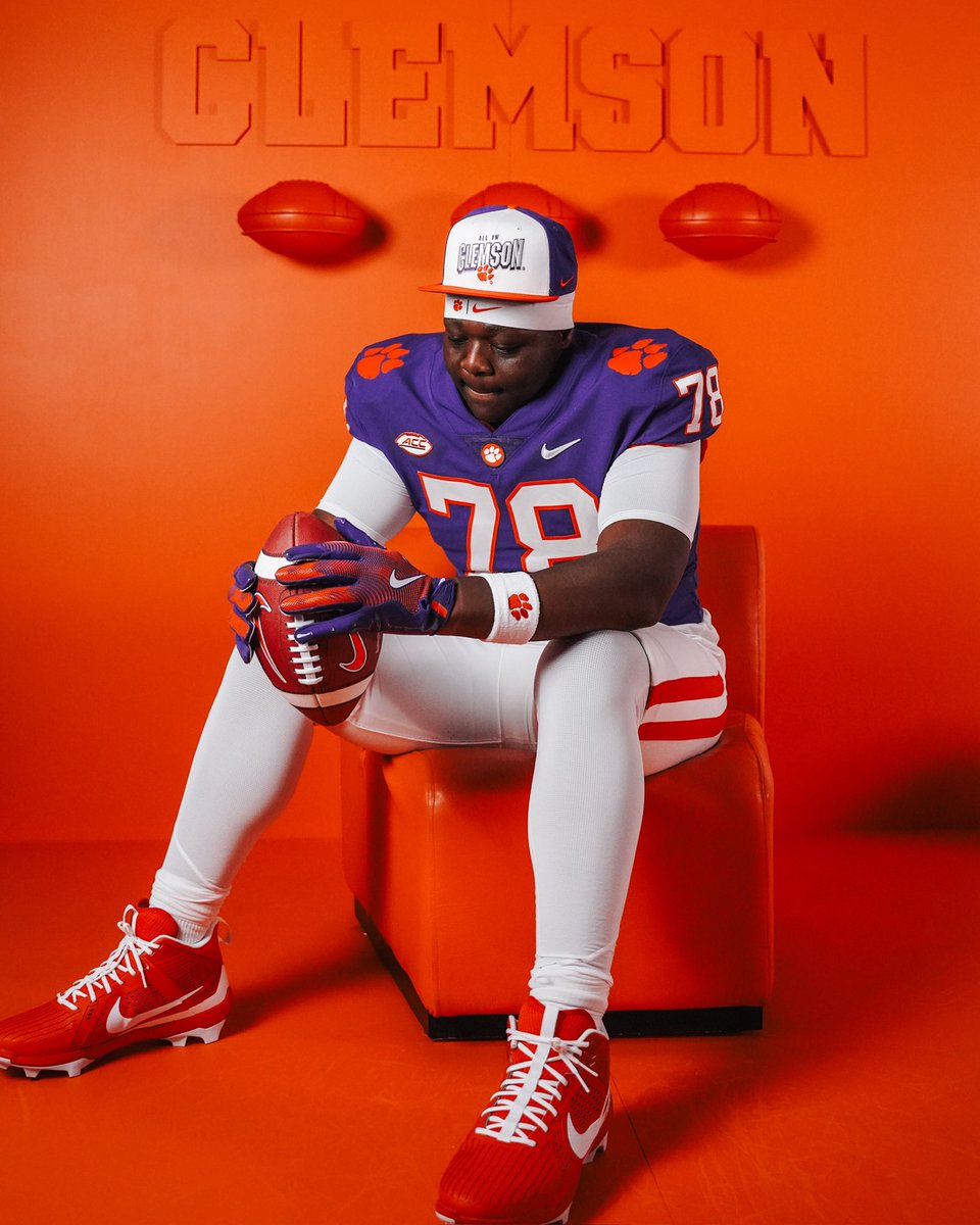 Elijah_M78's tweet photo. Mi Casa 🏡
@CoachMattLuke @ClemsonFB https://t.co/wtuewyDG8n