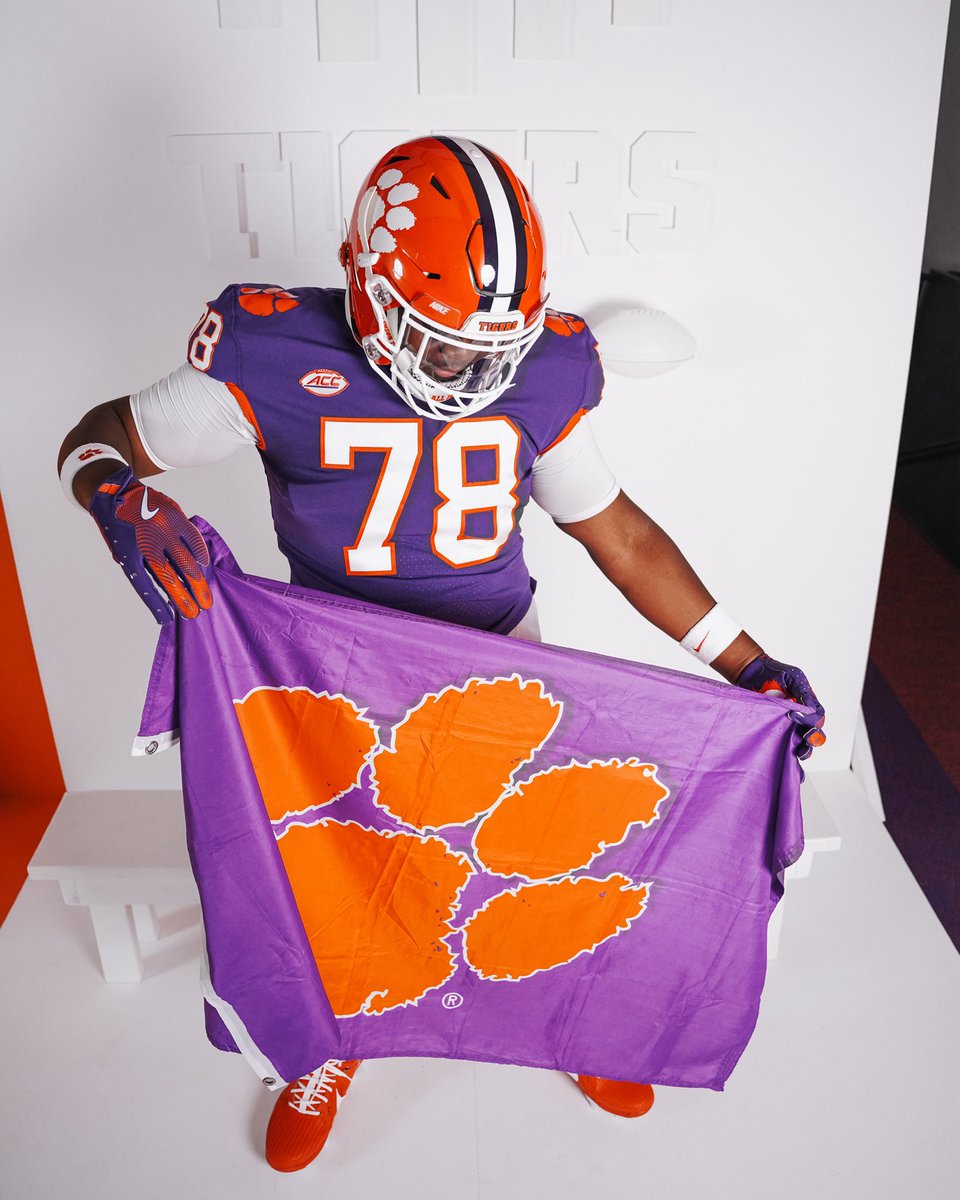 Elijah_M78's tweet photo. Mi Casa 🏡
@CoachMattLuke @ClemsonFB https://t.co/wtuewyDG8n