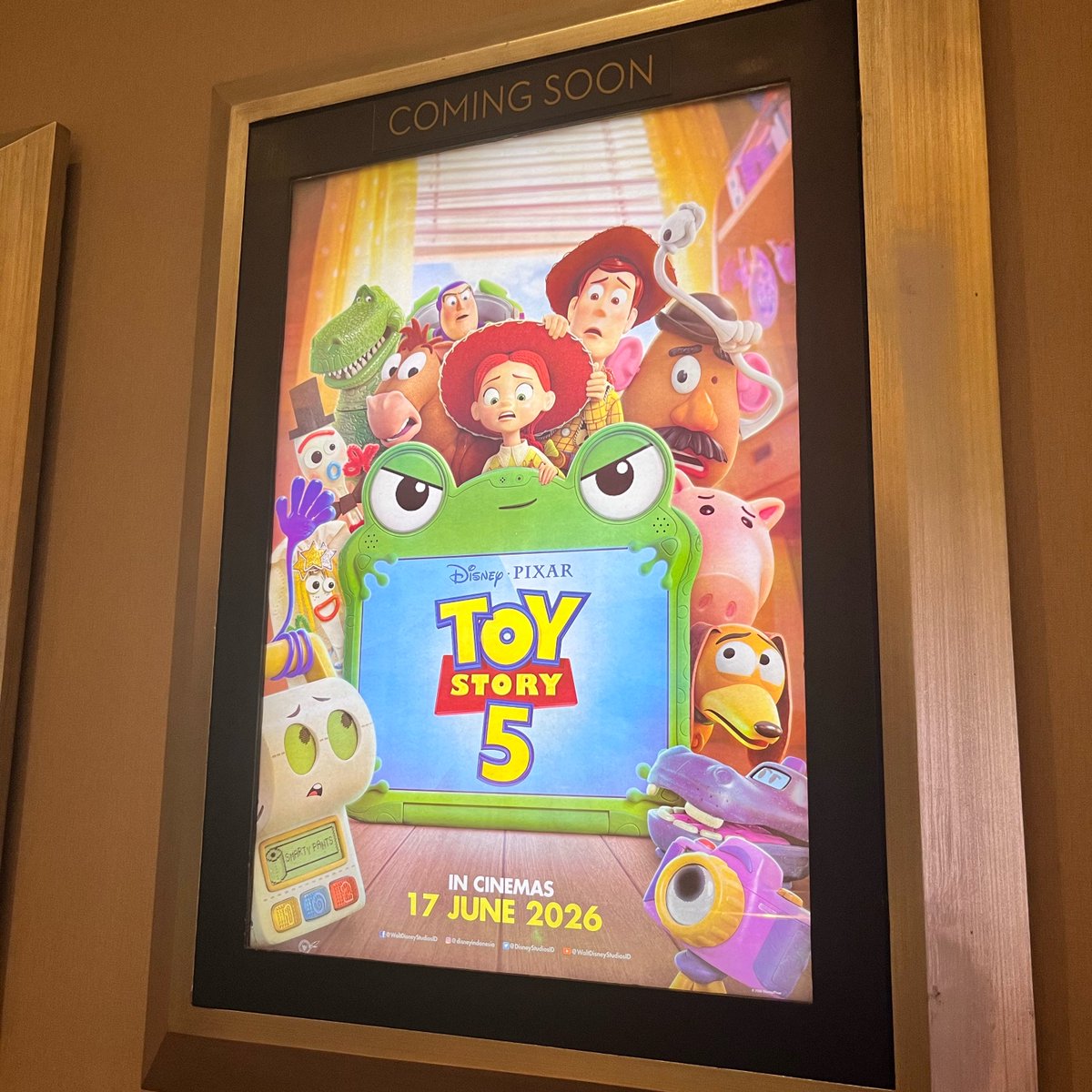 ccarmelline's tweet photo. PLSS GA SABAR TOY STORY 5 😭😭 https://t.co/TGRQgNhBno