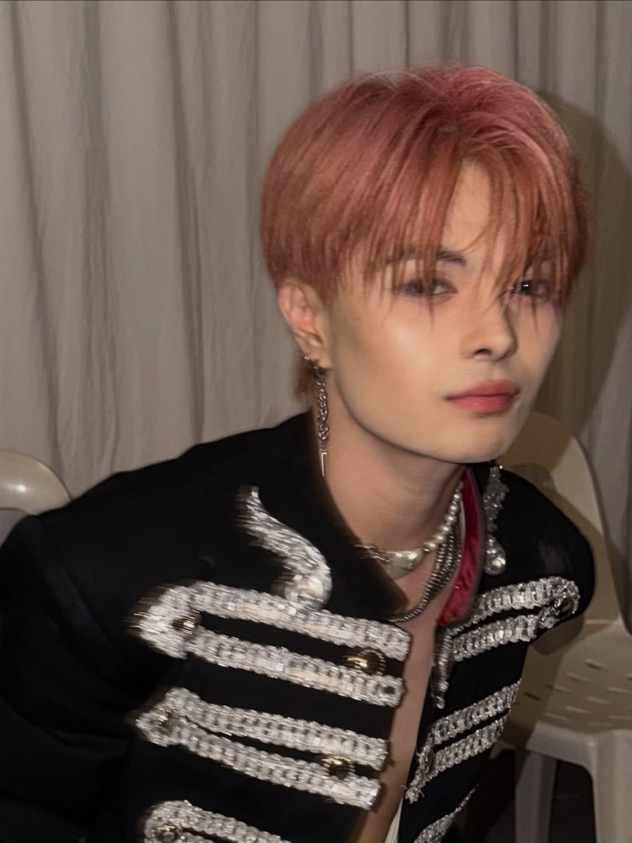 newid_global's tweet photo. [🐻‍❄️] #NEWID_THAD_IGP 20260531

"backstage"

🔗: https://t.co/jkVTgjds3c

#NEW_ID #THAD #NEWID_THAD (1/3) https://t.co/eiVedVRC2m