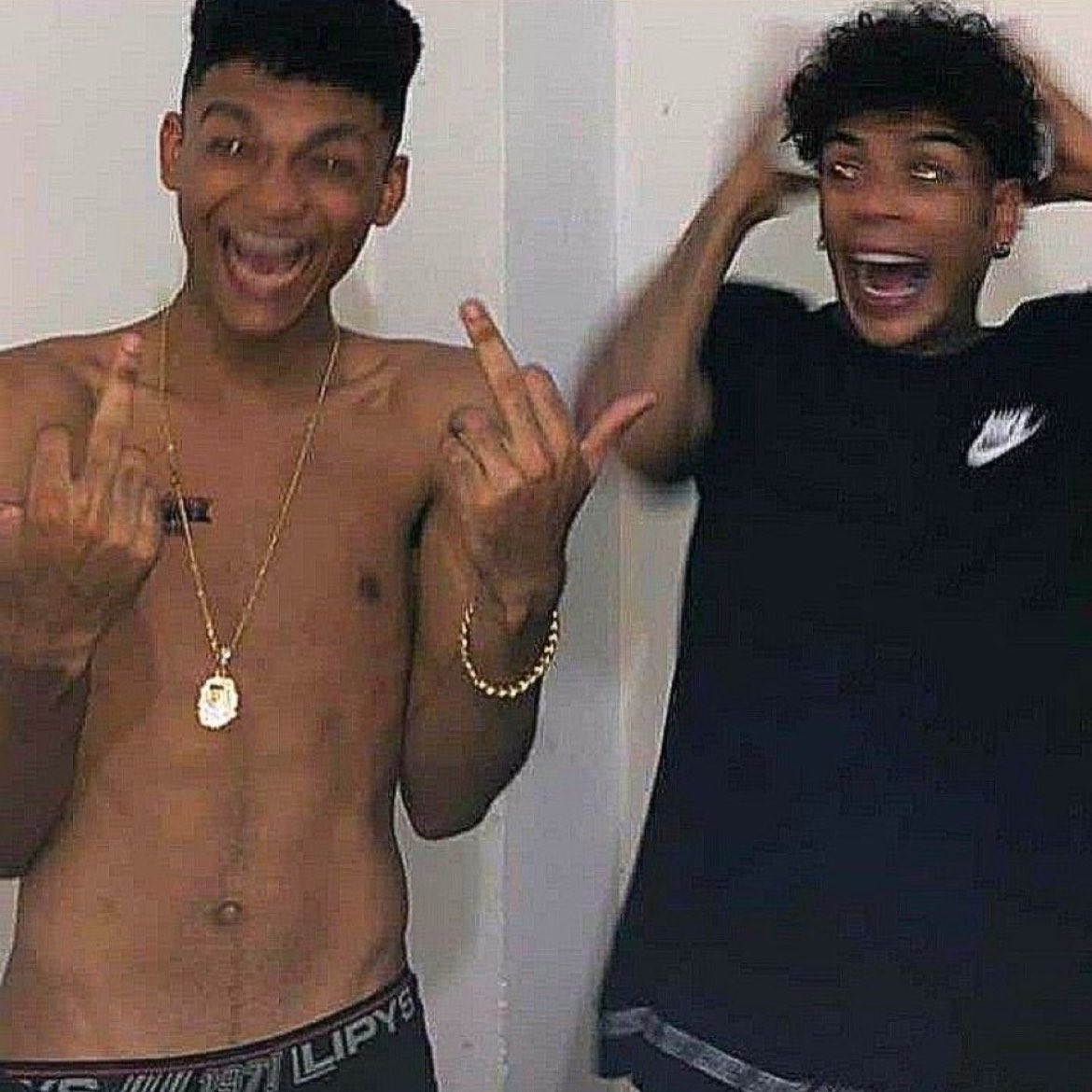 mateusxaviertt's tweet photo. Jovem Dex e Mc Kevin

Descansem em paz https://t.co/5dCP5ZKDXq