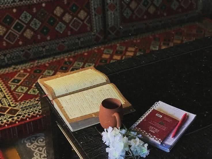 jogan1015's tweet photo. #قومی_زبان

یعنی یہ خاموشی بھی کسی کام کی نہیں
یعنی میں بیان کر کہ بتاوں کہ اداس ہوں https://t.co/kPHSEAdMWL