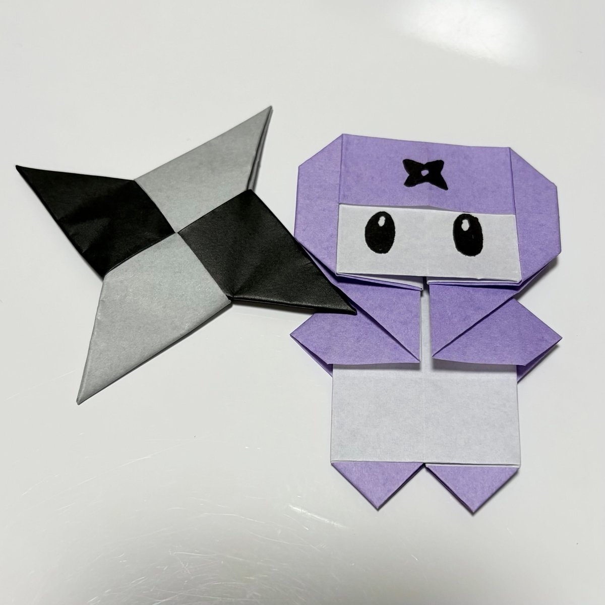 ninja_tools's tweet photo. 6月が始まりましたね！
梅雨の時期で気分が落ち込みそうですが、雨に負けず頑張ります！（今日は晴れてるから元気）

忍者も折ってみた🥷 https://t.co/w1EEQdY6hp