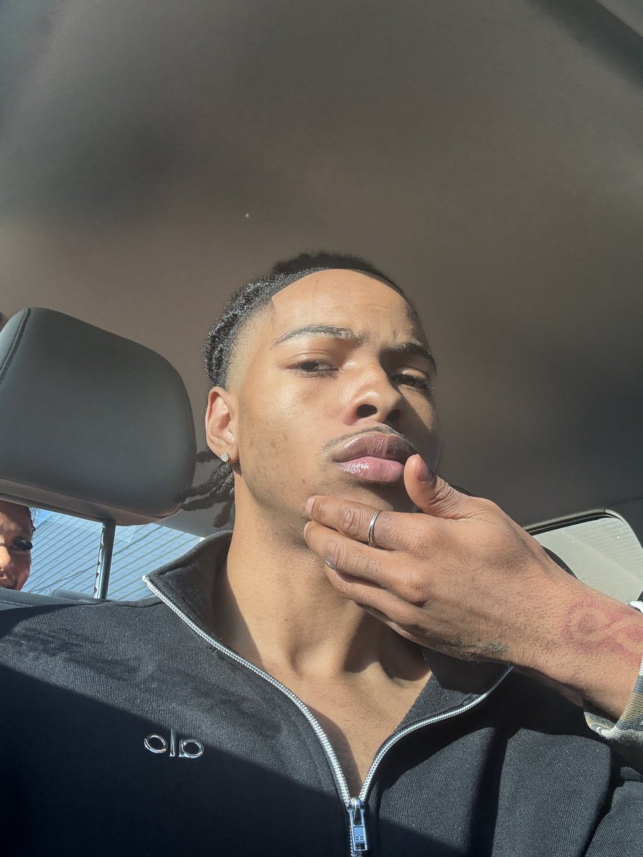 1latrell_'s tweet photo. ion think u love me but I can be wrong 💔 https://t.co/ogzeCdvt42