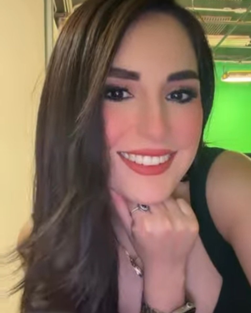 renekmp's tweet photo. Cerramos el domingo de lujo!! #TDCDMX FDS #MilenioTv #TDMTY con la hermosa sonrisa 👩👑🔥 @moncontrerasm 🏆🎖👊 https://t.co/3FEv0FKEcH