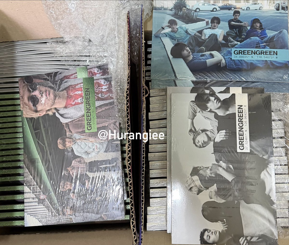 Hurangiee's tweet photo. 코르티스 그린그린 미개봉 앨범 양도

1set (3ea) 1.8
on hand 
22sets ⭕️

+배송비

cortis greengreen unopened album sell james martin juhoon seonghyeon keonho 제임스 마틴 주훈 성현 건호 일반반 포토북 특전 미공포 https://t.co/wpbSQwHiX4