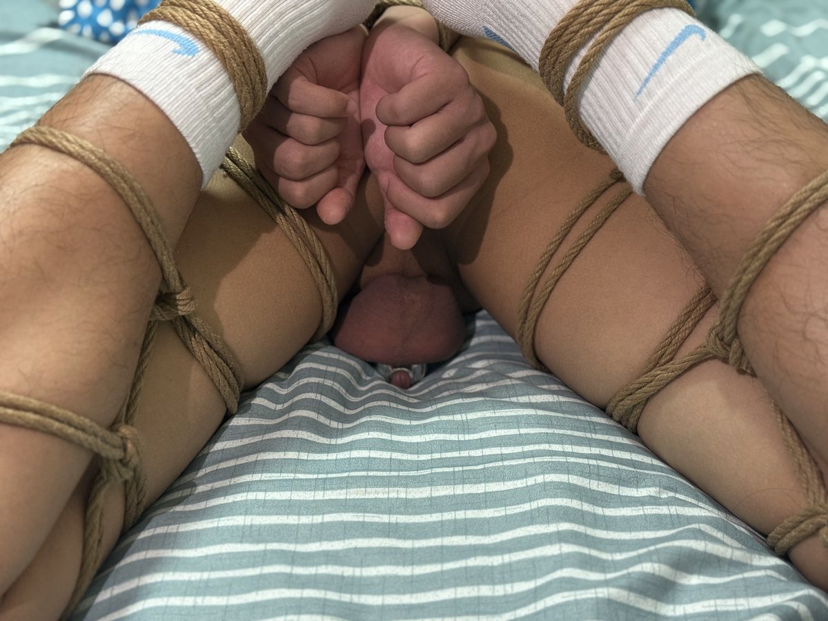 junjunjanx's tweet photo. 会无手射的小狗，就不需要解锁了。
今天就惩罚直臂驷马放置一晚上吧～ https://t.co/emDRElinCv