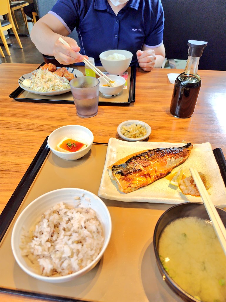 CB400sBf's tweet photo. お昼過ぎました🍚☺️

嫁とランチ🍚

サバ🐠ご馳走様

ツーの余韻アリアリ🤩

ﾀﾞﾙｲ月曜日、午後からも
ﾎﾞﾁﾎﾞﾁいきますよ💰️ https://t.co/ZEbOIYoLRV