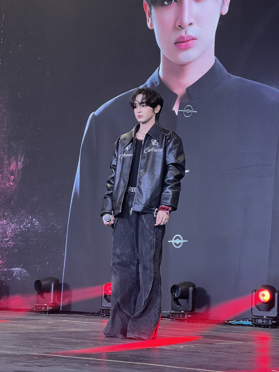 MLeaphea1528's tweet photo. He’s cute but he energy boom💥
#TheZeroProjectCambodia
#Campop #Rayy https://t.co/GdFZXaThWw