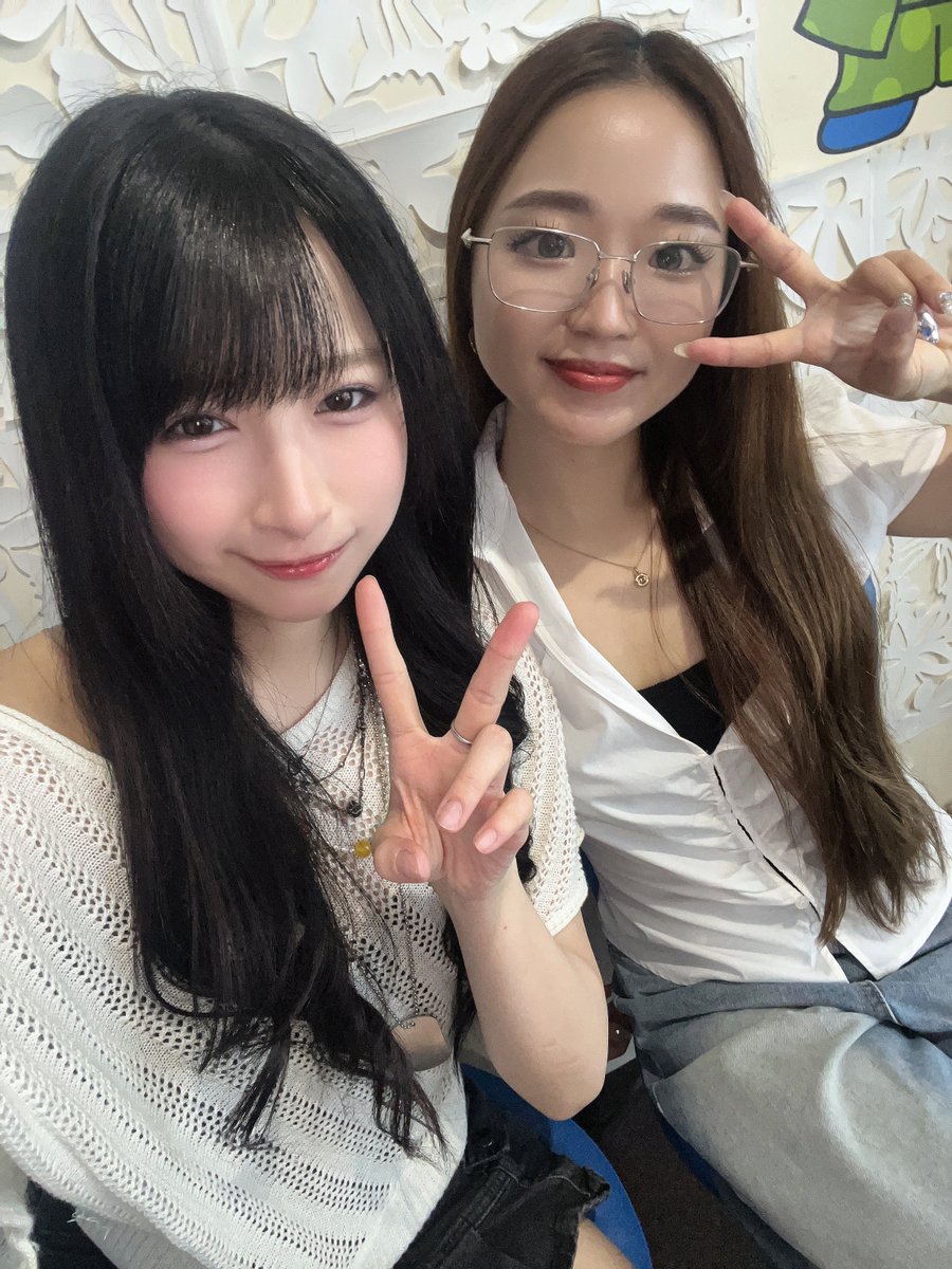 s_zesae's tweet photo. 『Happy Talk With SHION』ありがとうございました🥰💖✨

たくさんの人が見てくれてとっても幸せだったよ！！💕💕✨✨

お昼休憩の間だったりお休みの日だったり
みんなそれぞれまったりしながら聞いてくれたみたいで嬉しかったよお〜🥰🙂‍↕️💕✨
矢澤さんとお話してるみたいだった？💗💕

質問もしてくれてありがとう🥰💓✨
質問はTwitterで鳥越アズーリFMさんをメンションするとできるよ！！🙂‍↕️🫶🏻

アーカイブは2週間後にYouTubeでアップロードされます！💗✨✨
アップロードされたらあたらめてリンク載せるね〜💓💓🥰🥰✨✨