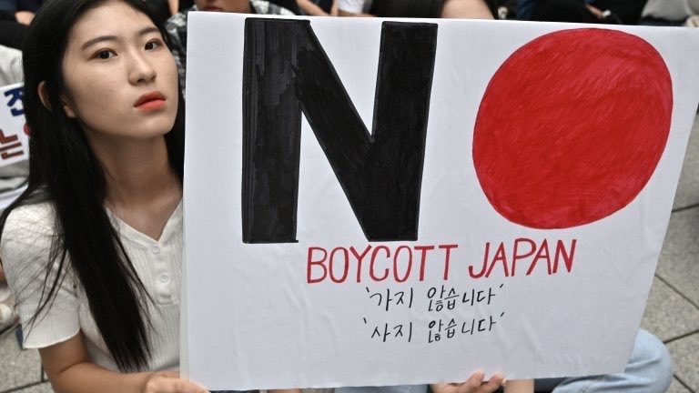 FHgzWS2Bdbk2VyH's tweet photo. 韓国人の方々

お聞きしたいのですが

日本の事キライですよね

過去にNOJapan運動とか

されてましたよね

現在は親日アピールですか❓️

どう言う風の吹き回しですか

その前にNOJapan運動の件

日本人に謝罪しましたか

話はそれからです

筋を通せと言ってます

分かりますか謝罪と賠償ですよ https://t.co/d7rGodJVXa