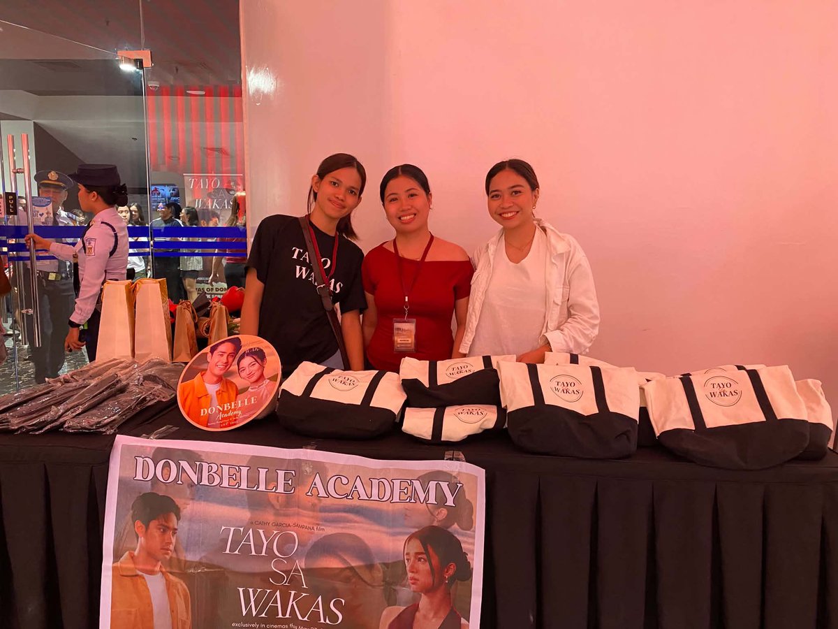 dbjassy's tweet photo. Thank youuu @donnypangilinan and @bellemariano02 for visiting our @DonBelleAcademy Blockscreening at Sm North Directors Club. 🖤❤️

#DonBelle #TayoSaWakas https://t.co/0ghyZ64BlH