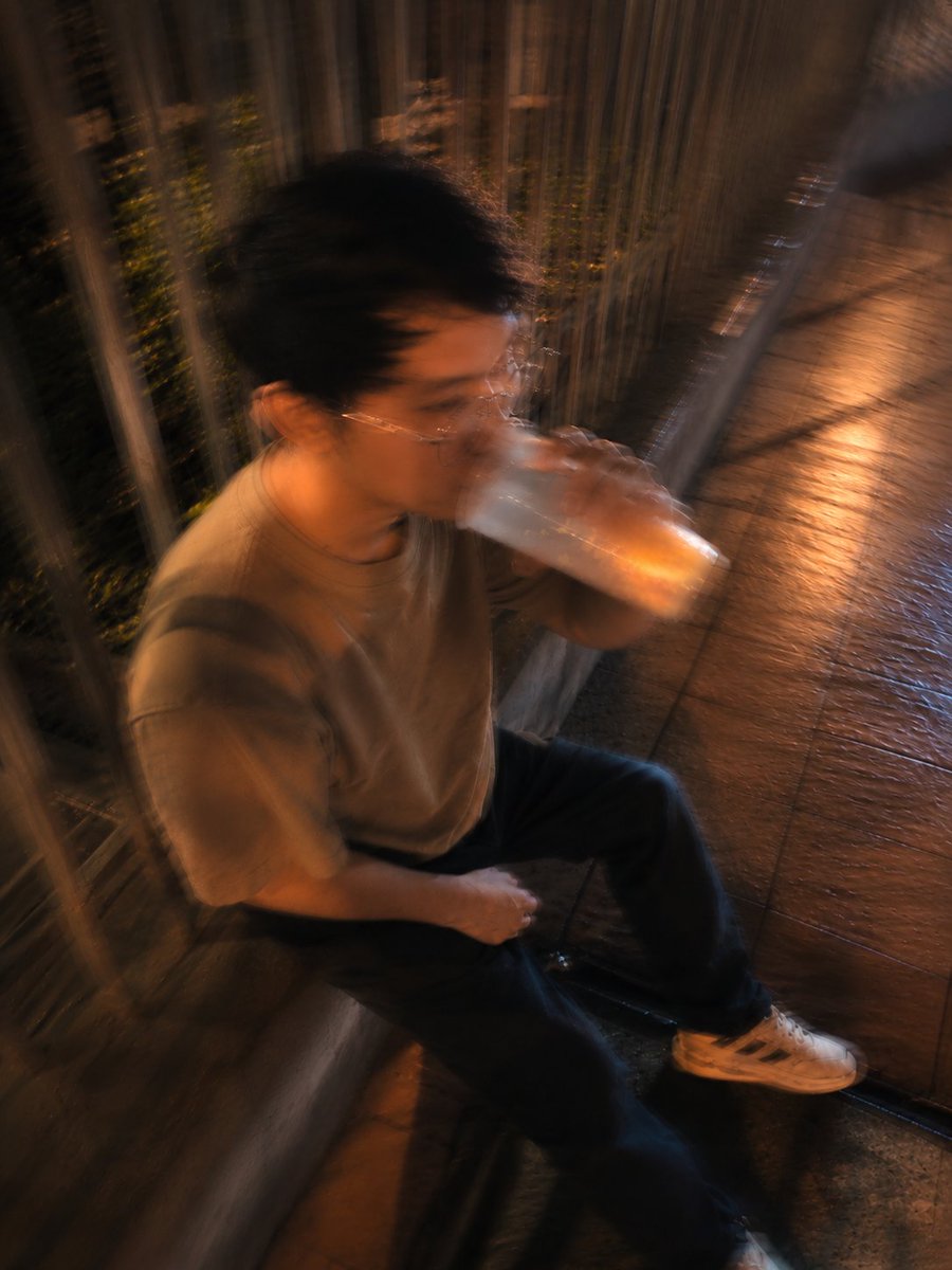thecloudsboss's tweet photo. Blurry ✨✌🏻 https://t.co/DP9NFX4joL