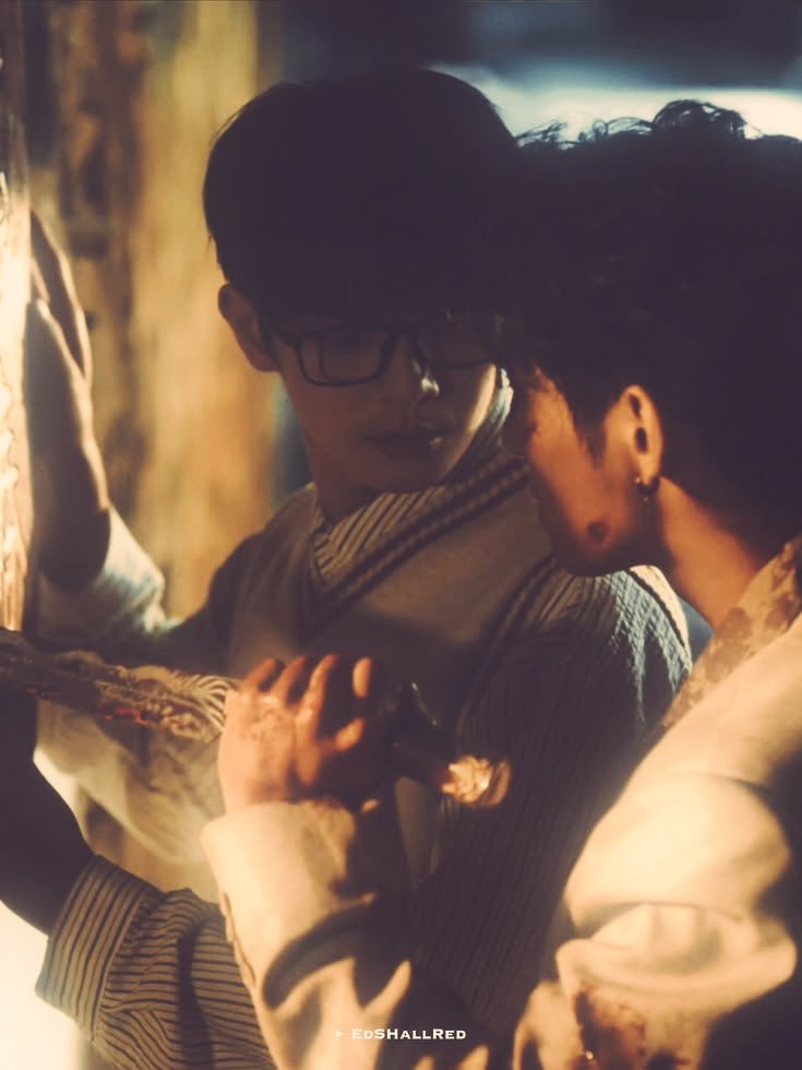 acequinx's tweet photo. #SanYi  AU🔞

College Boy Chu San goes home beaten up again by Rowdy Liu Yi, cursing him and waiting to get rid of his bullies. 

Only to wake up the next day, 10 years later, married to the man, who is grumbling at him for leaving him tied up all night and worst of https://t.co/vmEXi2817v